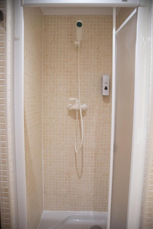 Apartamento Elizabeth Towers Almansa Exterior foto