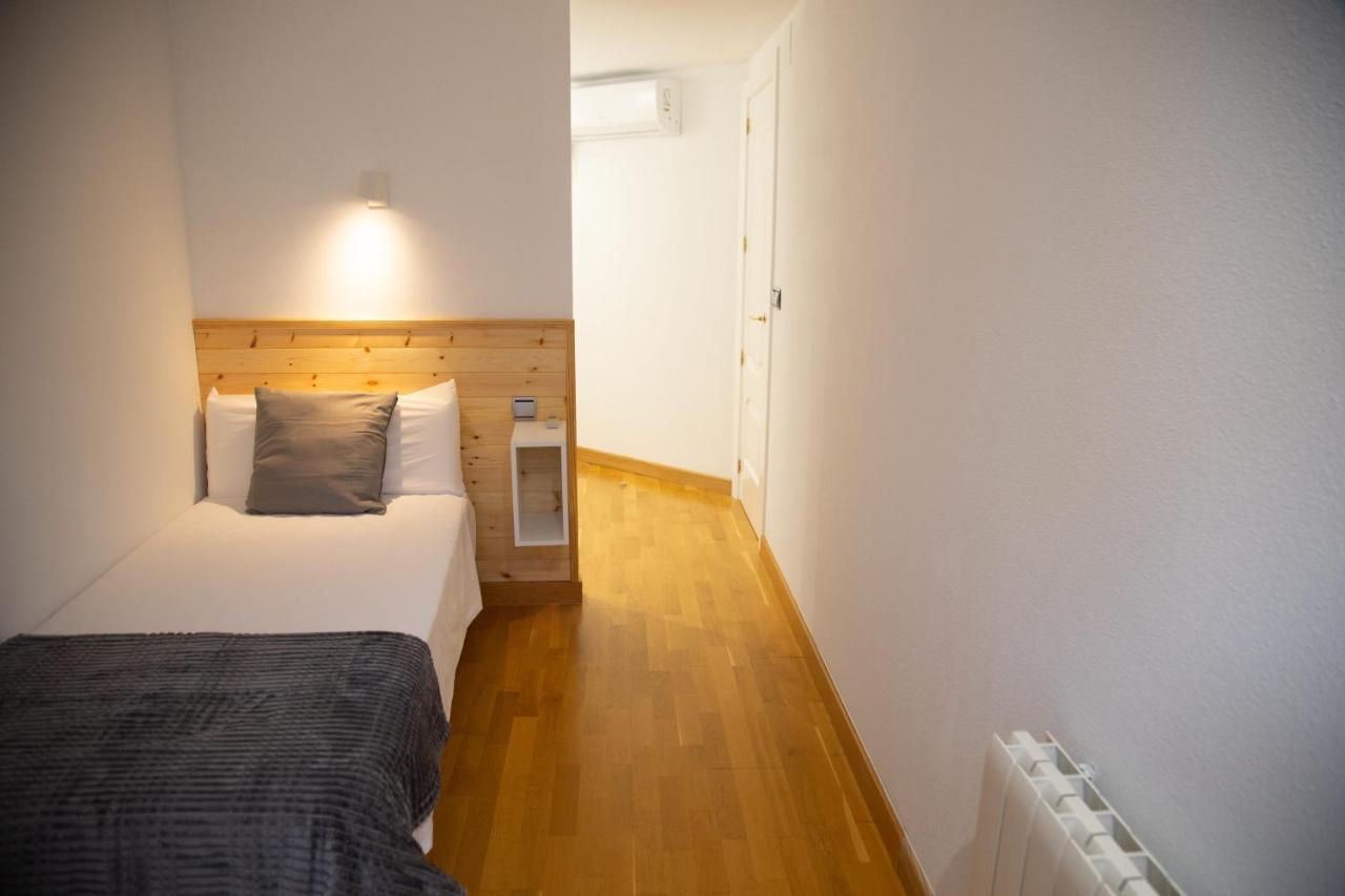Apartamento Elizabeth Towers Almansa Exterior foto