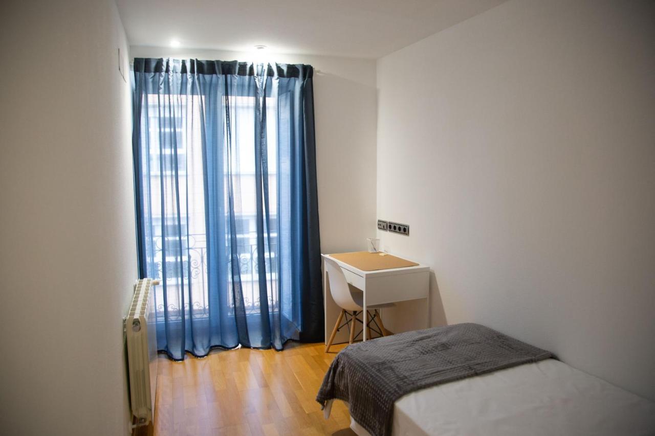 Apartamento Elizabeth Towers Almansa Exterior foto