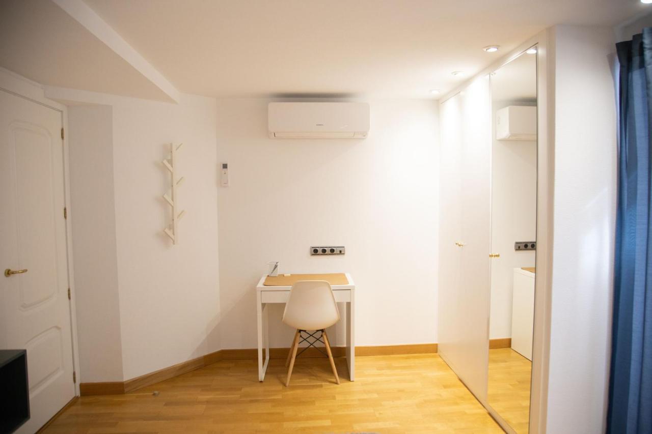 Apartamento Elizabeth Towers Almansa Exterior foto